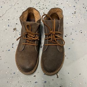 Born Women’s Booties Shoe Size 8.5. Tan Color.